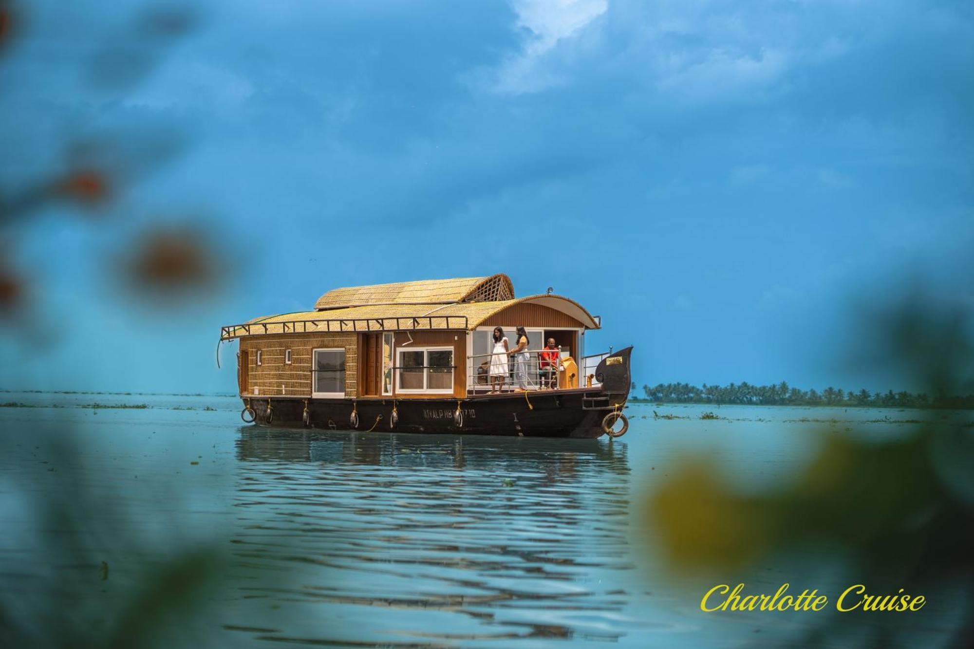Hotel Charlotte Cruise House Boat Alappuzha Exterior foto